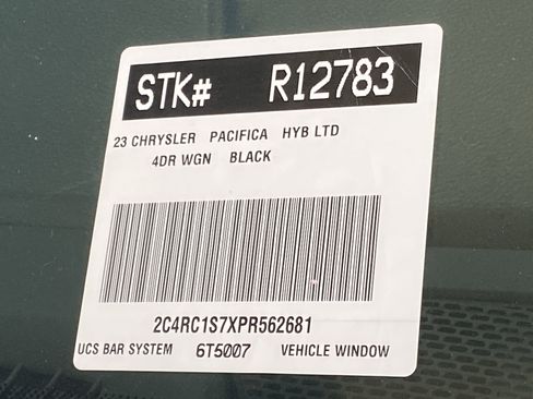 Used 2023 Chrysler Pacifica Limited image 8