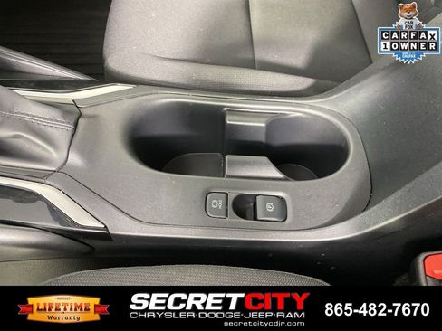 Used 2025 Toyota Corolla LE FWD image 24