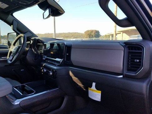 New 2025 GMC Sierra 3500 SLT w/ SLT Convenience Package image 14