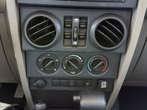 Used 2007 Jeep Wrangler Unlimited Sahara w/ Trailer Tow Group image 22