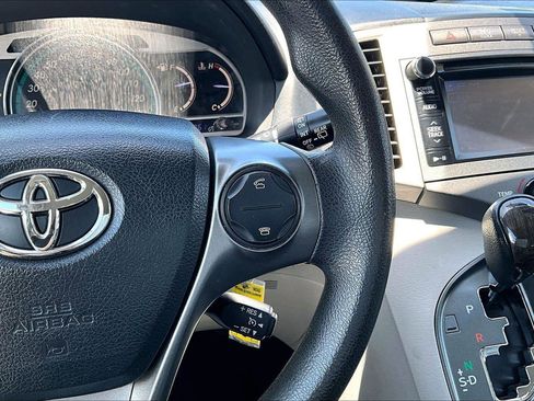 Used 2013 Toyota Venza LE FWD image 12