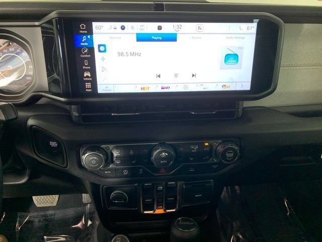New 2026 Jeep Gladiator Sport AWD/4WD image 13