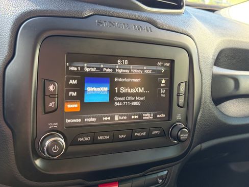 Used 2017 Jeep Renegade Latitude AWD/4WD image 22