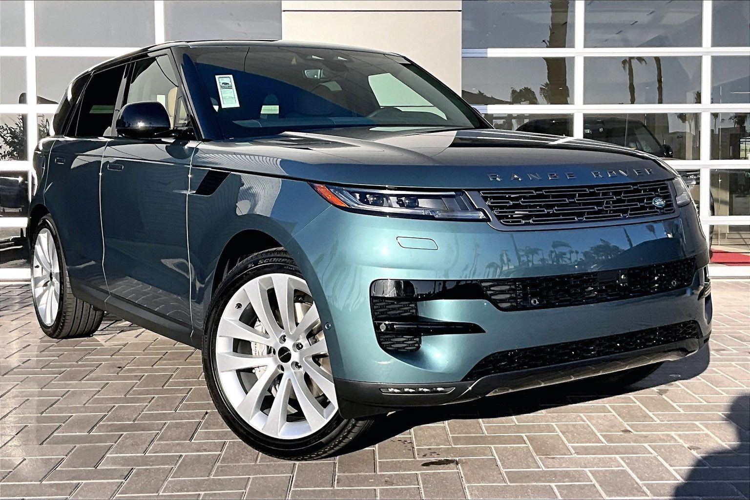 New 2027 Land Rover Range Rover Sport SE AWD/4WD image 2