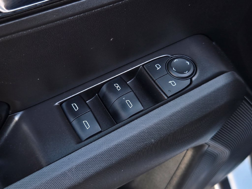 Used 2024 Chevrolet Colorado LT RWD image 12