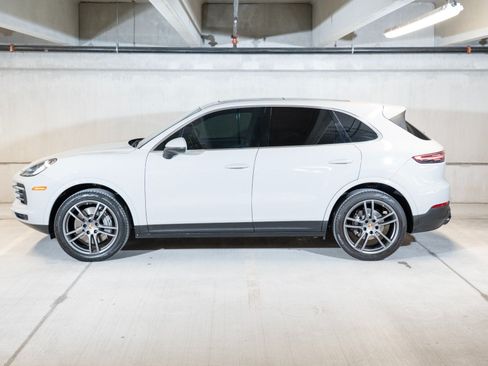 Certified 2023 Porsche Cayenne AWD/4WD image 2