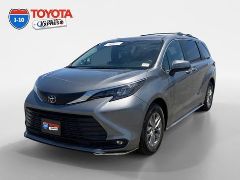 Certified 2026 Toyota Sienna XLE FWD image 1