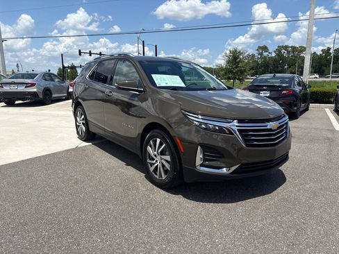 Used 2023 Chevrolet Equinox Premier FWD image 3