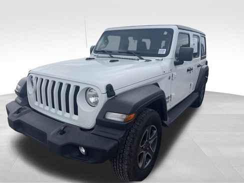 Used 2018 Jeep Wrangler Unlimited Sport S AWD/4WD image 3