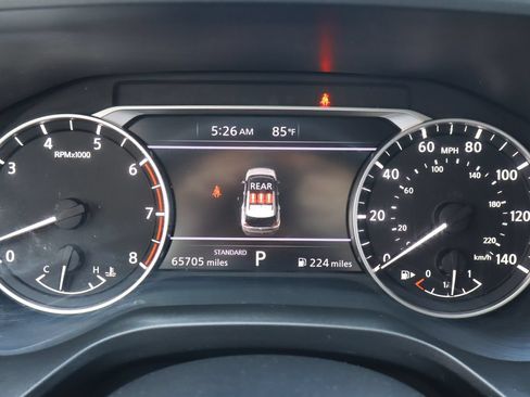 Used 2023 Nissan Rogue SV FWD image 9