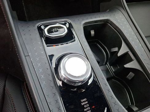 Used 2024 Jeep Wagoneer Launch Edition image 12