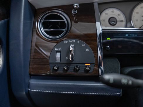 Used 2018 Rolls-Royce Ghost RWD image 12