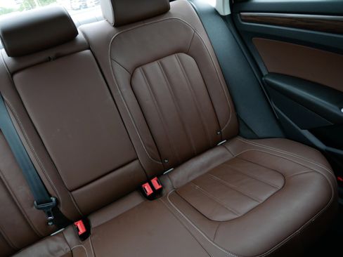 Certified 2022 Volkswagen Passat 2.0T FWD image 14