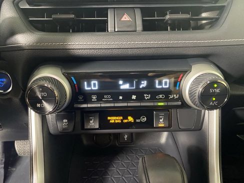 Used 2022 Toyota RAV4 XLE w/ Convenience Package AWD/4WD image 21