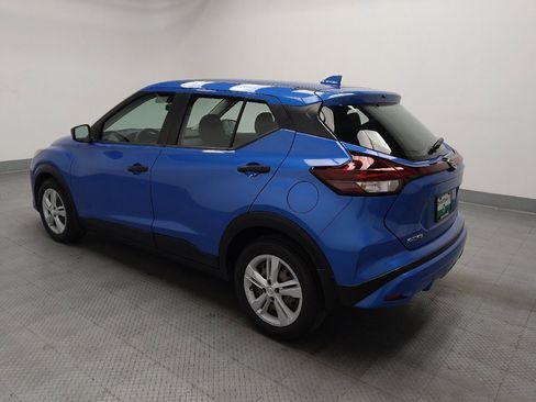 Used 2021 Nissan Kicks S image 3