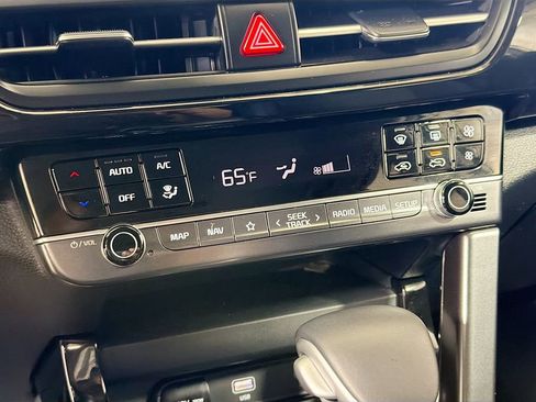 Used 2024 Kia Seltos S AWD/4WD image 17