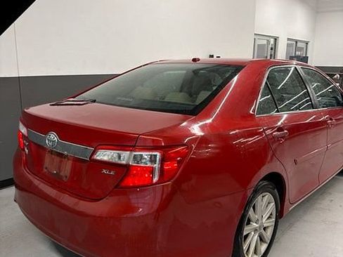 Used 2012 Toyota Camry XLE FWD image 6