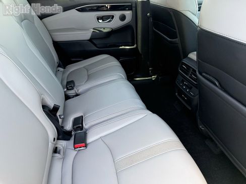 Used 2025 Honda Pilot EX-L image 29