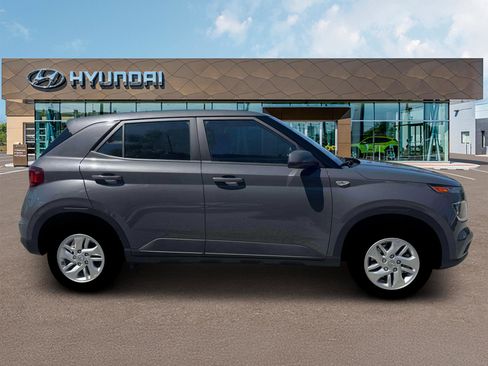 New 2026 Hyundai Venue SE image 9