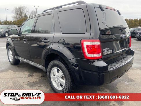 Used 2010 Ford Escape XLT image 3