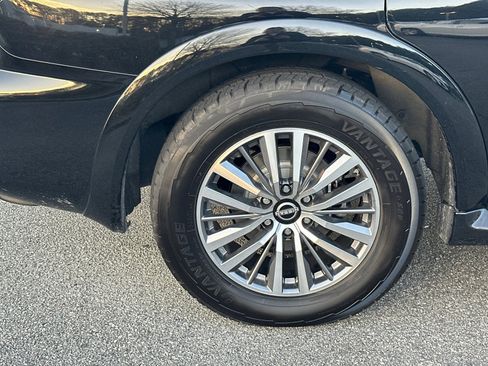 Used 2023 Nissan Armada SL w/ Captain's Chairs Package image 17