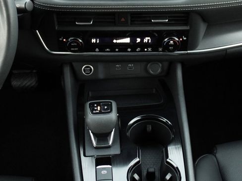 Used 2023 Nissan Rogue SV w/ SV Premium B Package image 33