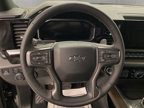 Used 2026 Chevrolet Silverado 1500 High Country w/ Midnight Edition AWD/4WD image 16