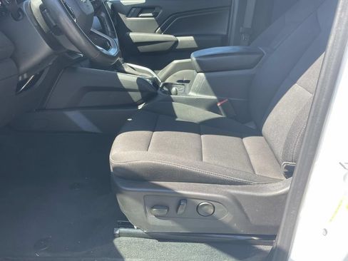 Used 2025 Chevrolet Colorado W/T w/ WT Convenience Package II RWD image 17