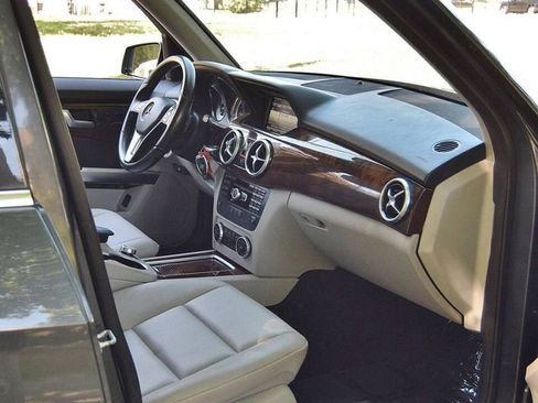 Used 2015 Mercedes-Benz GLK 350 4MATIC image 30