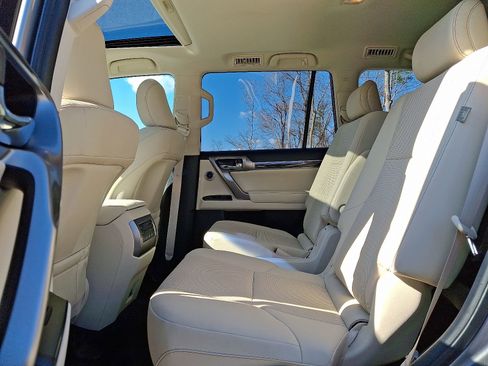 Used 2023 Lexus GX 460 Premium image 10