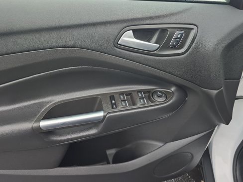 Used 2019 Ford Escape SE image 12