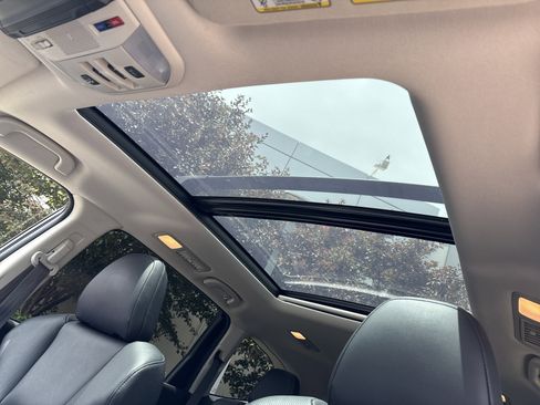 Used 2022 Subaru Ascent Touring AWD/4WD image 20