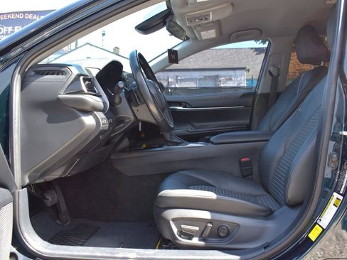 Used 2021 Toyota Camry SE FWD image 10