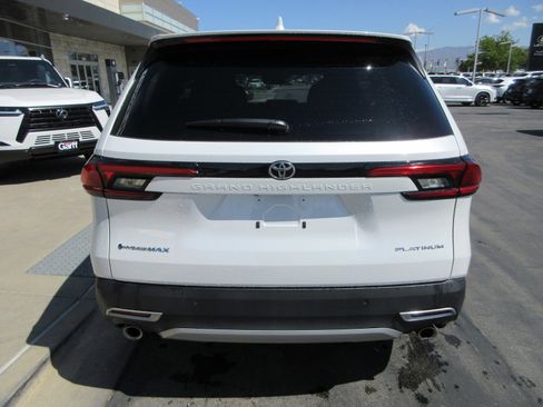 Used 2024 Toyota Grand Highlander AWD Hybrid image 7
