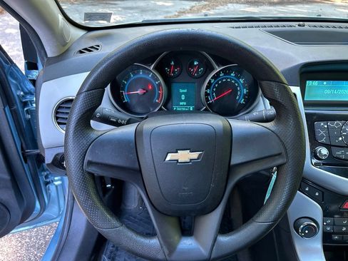 Used 2012 Chevrolet Cruze LS FWD image 19
