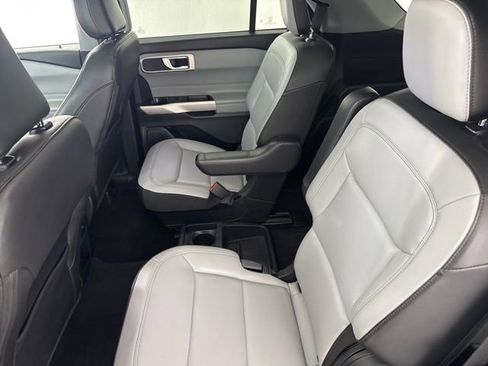 Used 2021 Ford Explorer XLT w/ Equipment Group 202A image 30