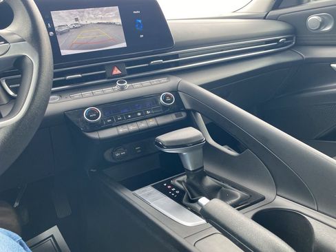 Used 2024 Hyundai Elantra SEL image 36