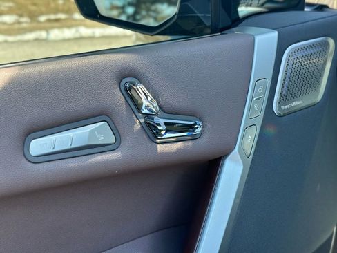 Used 2025 BMW iX M60 image 18