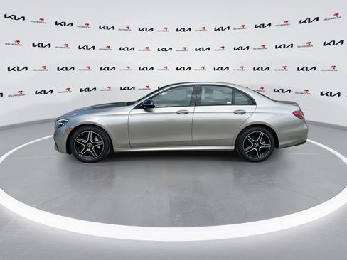 Used 2023 Mercedes-Benz E 350 4MATIC Sedan image 5