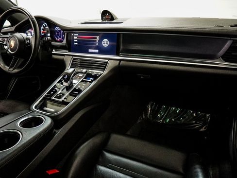 Used 2022 Porsche Panamera 4 Platinum Edition image 26