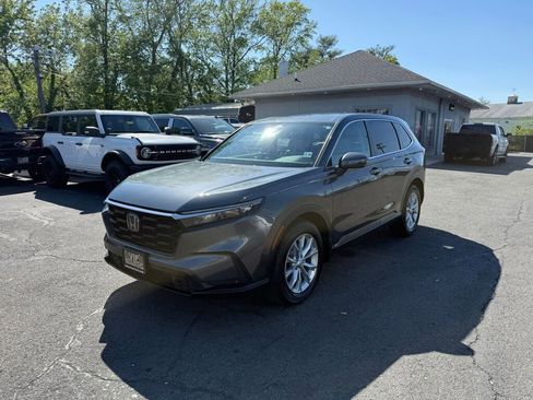 Used 2024 Honda CR-V EX-L image 3