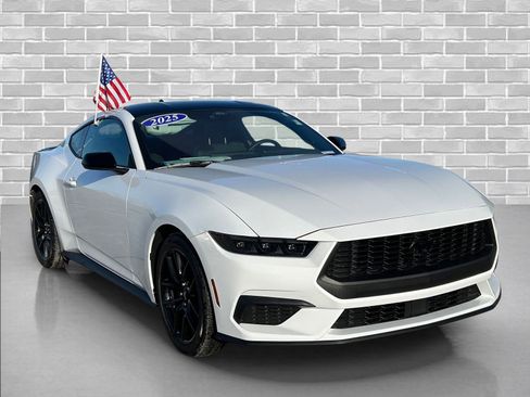 Used 2025 Ford Mustang Coupe image 2