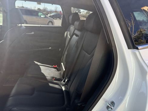 Used 2019 Hyundai Santa Fe Limited image 19