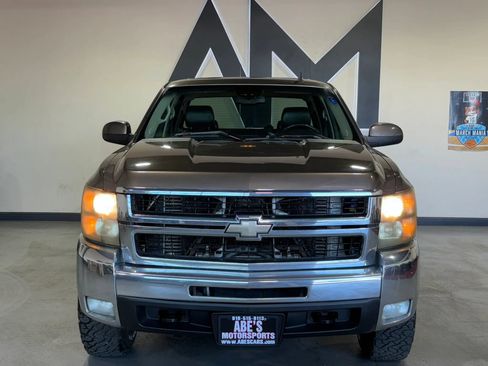 Used 2008 Chevrolet Silverado 2500 LTZ w/ Safety Package AWD/4WD image 2