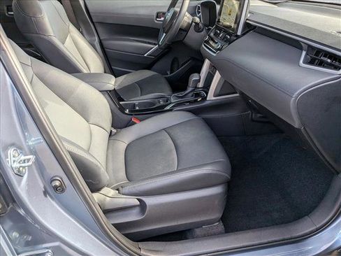 Used 2025 Toyota Corolla Cross XLE w/ Convenience Package image 20