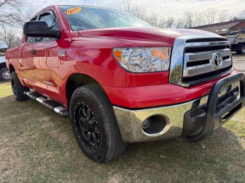 Used 2011 Toyota Tundra 4x4 Double Cab w/ Tow Pkg image 3