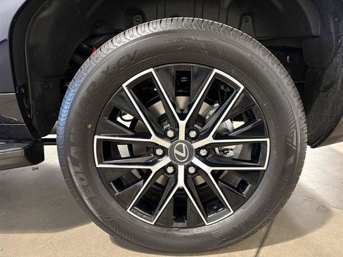 Used 2026 Lexus GX 550 w/ Cold Area Package AWD/4WD image 51