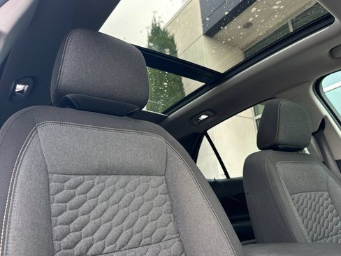Used 2018 Chevrolet Equinox LT w/ Sun & Infotainment Package AWD/4WD image 16