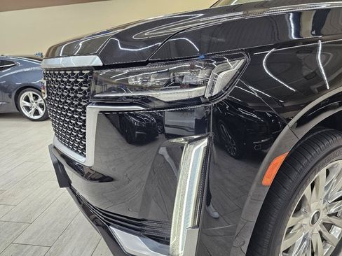 Used 2021 Cadillac Escalade Premium Luxury RWD image 10