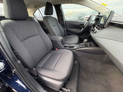 Used 2025 Toyota Corolla LE image 34